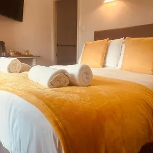 3* Hotel Oyo The Croppers Arms